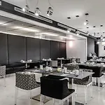 Ikonik Angli ホテル