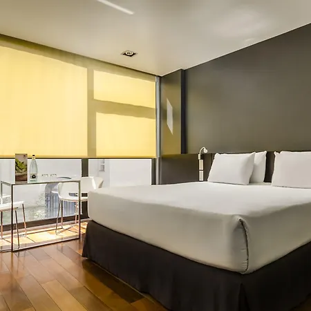 Ikonik Angli Otel
