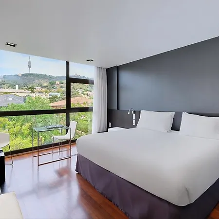 Ikonik Angli Otel