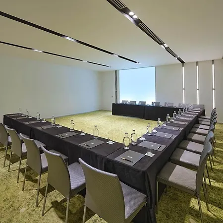 Ikonik Angli Otel