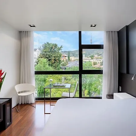 Otel Ikonik Angli