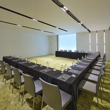 Ikonik Angli Hotel 4*