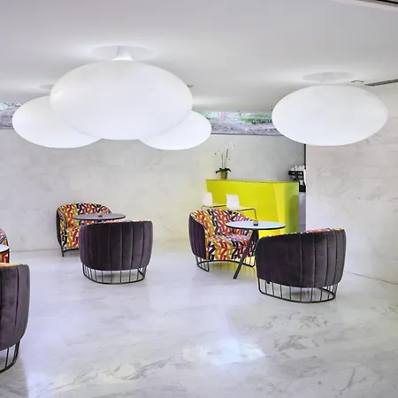 Hotel Ikonik Angli 4*