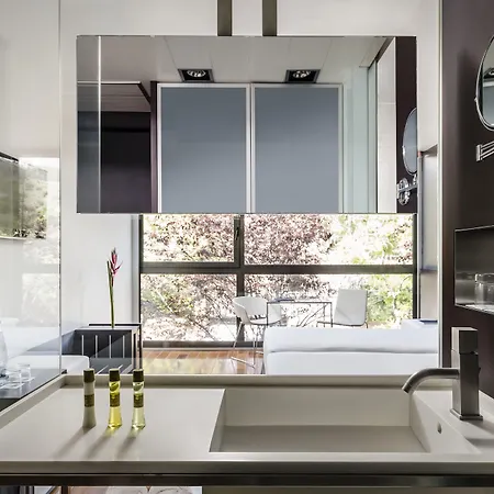 Ikonik Angli Hotel Barcelona