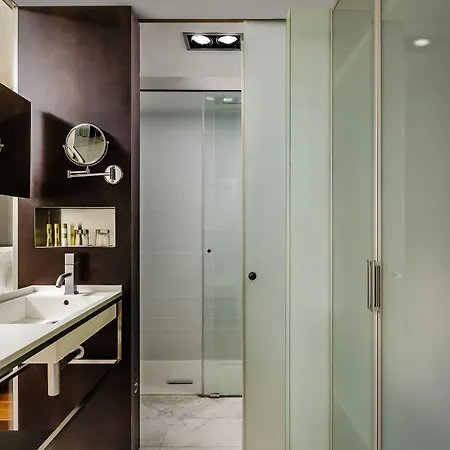 Ikonik Angli Hotel