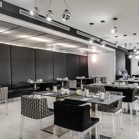 Ikonik Angli Hotel