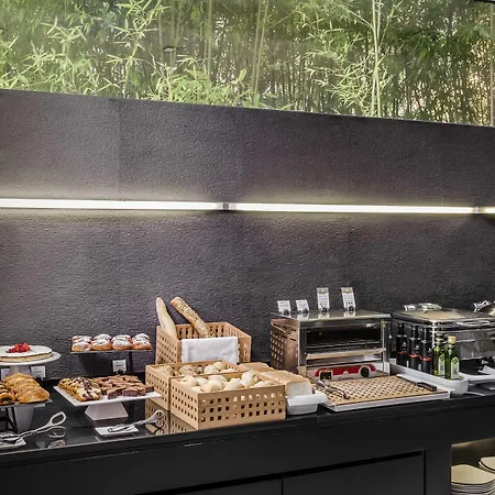 Ikonik Angli Hotel 4*