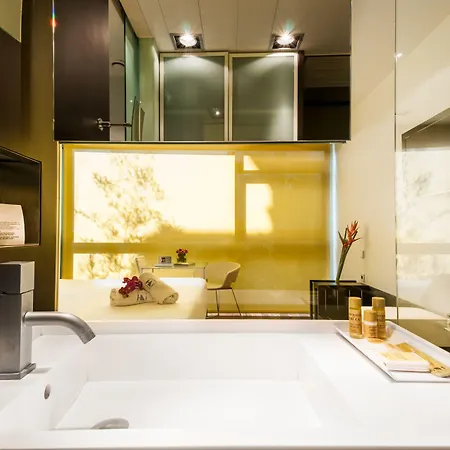 Ikonik Angli Hotell