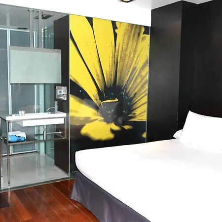 Otel Ikonik Angli 4*