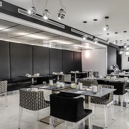 Otel Ikonik Angli