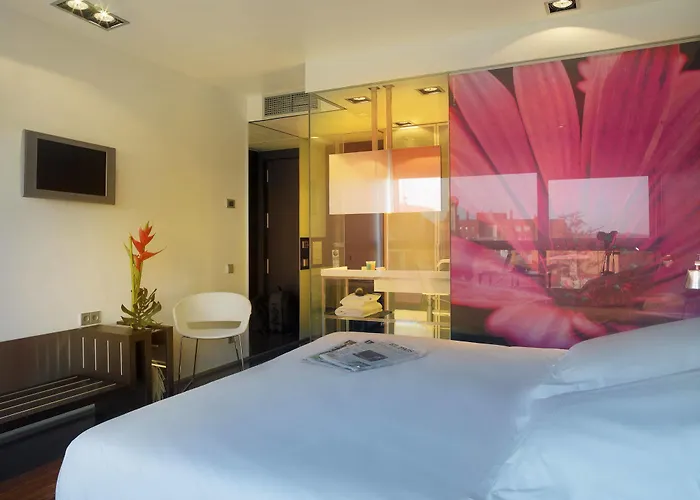 Ikonik Angli Barcelona