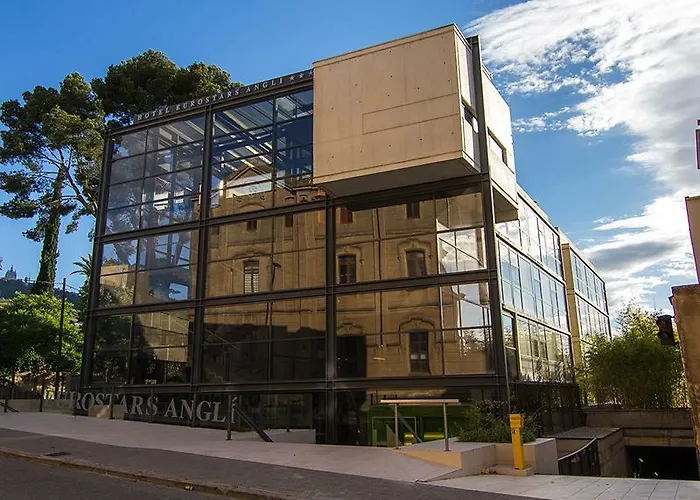 Ikonik Angli Hotel 4*