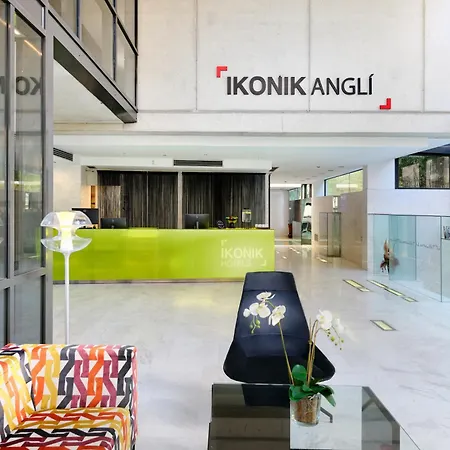 Ikonik Angli