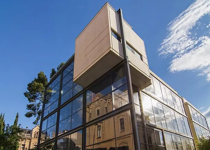 Ikonik Angli Hotel
